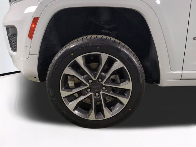 Certified Used 2022 White Jeep Overland image 11