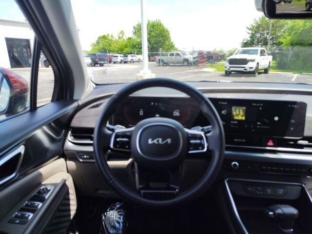 Used 2025 Red Kia LXS image 14