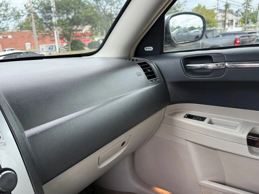 Used 2007 Silver Chrysler Base image 22