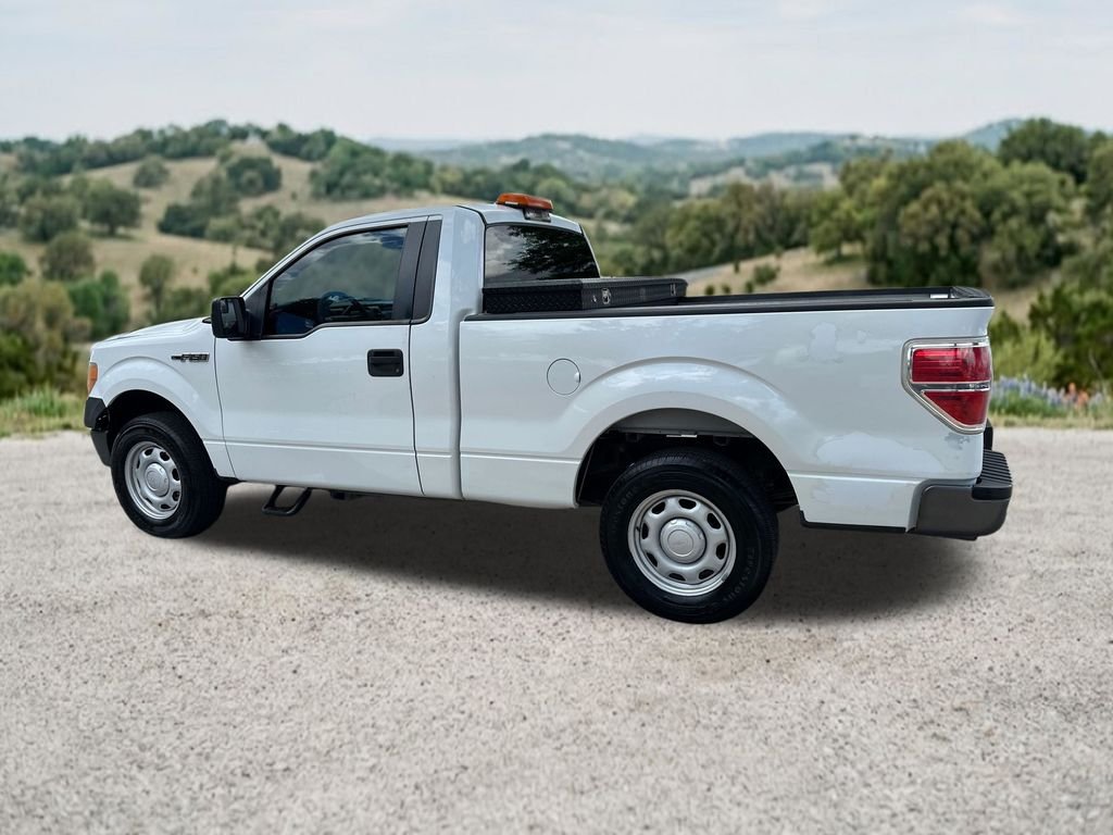 Used 2013 White Ford XL image 6