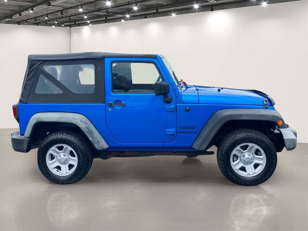 Used 2016 Hydro Blue Pearlcoat Jeep Sport image 8