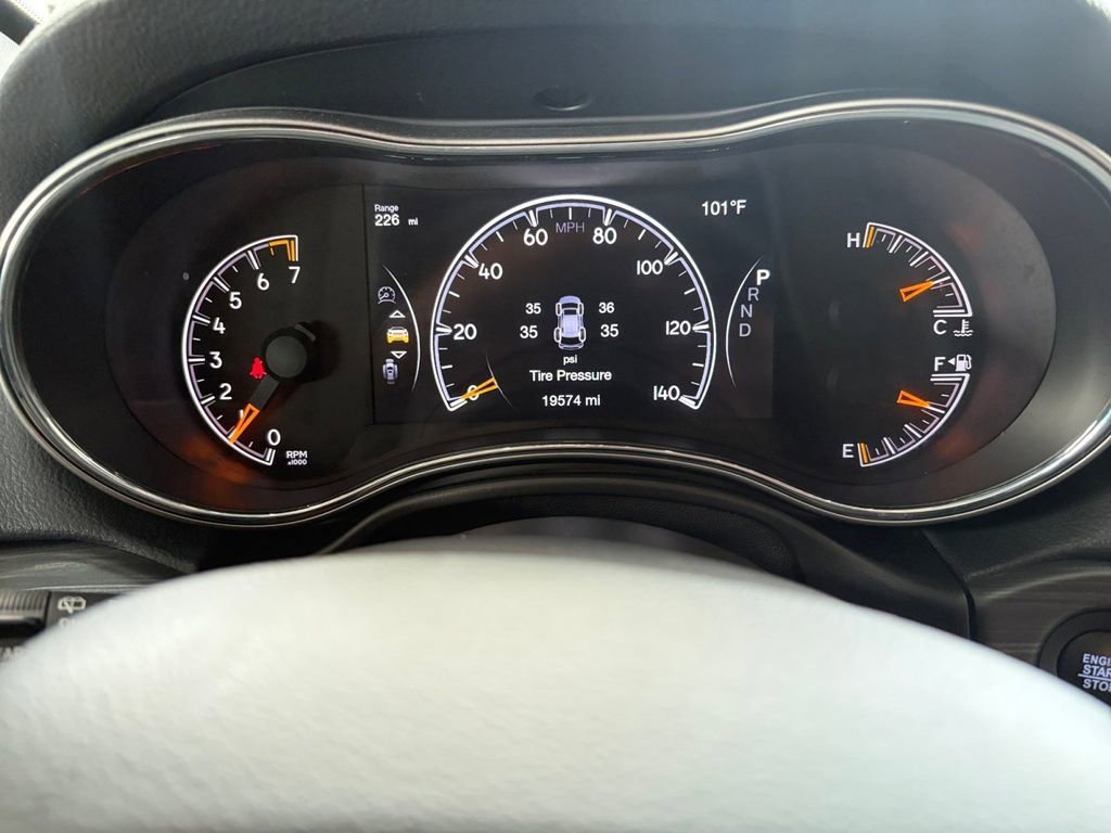 Used 2022 Sting-Gray Clearcoat Jeep Laredo X image 17