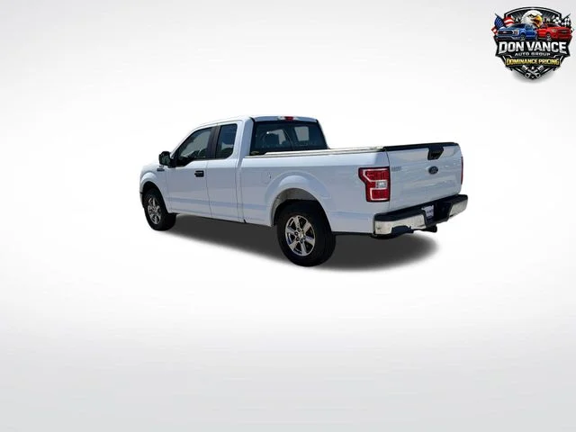 Used 2018 White Ford XL image 3