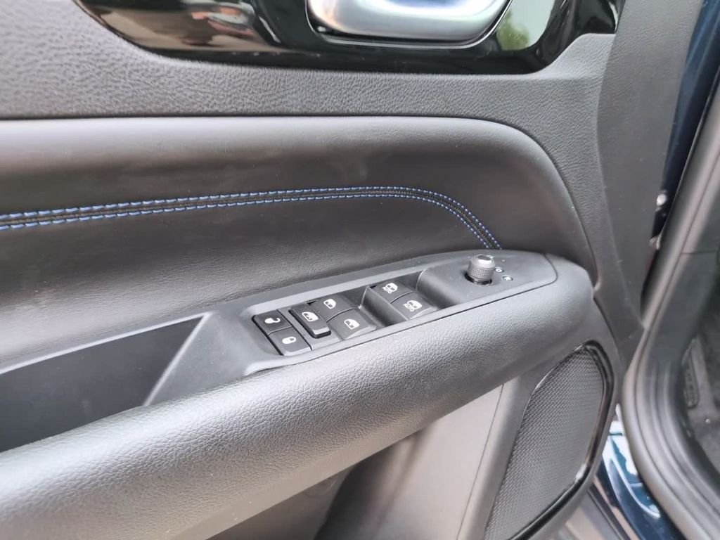 New 2026 Fathom Blue Pearl Coat Jeep Latitude image 14
