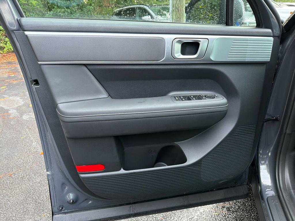 New 2027 Gray Hyundai SEL FWD image 10