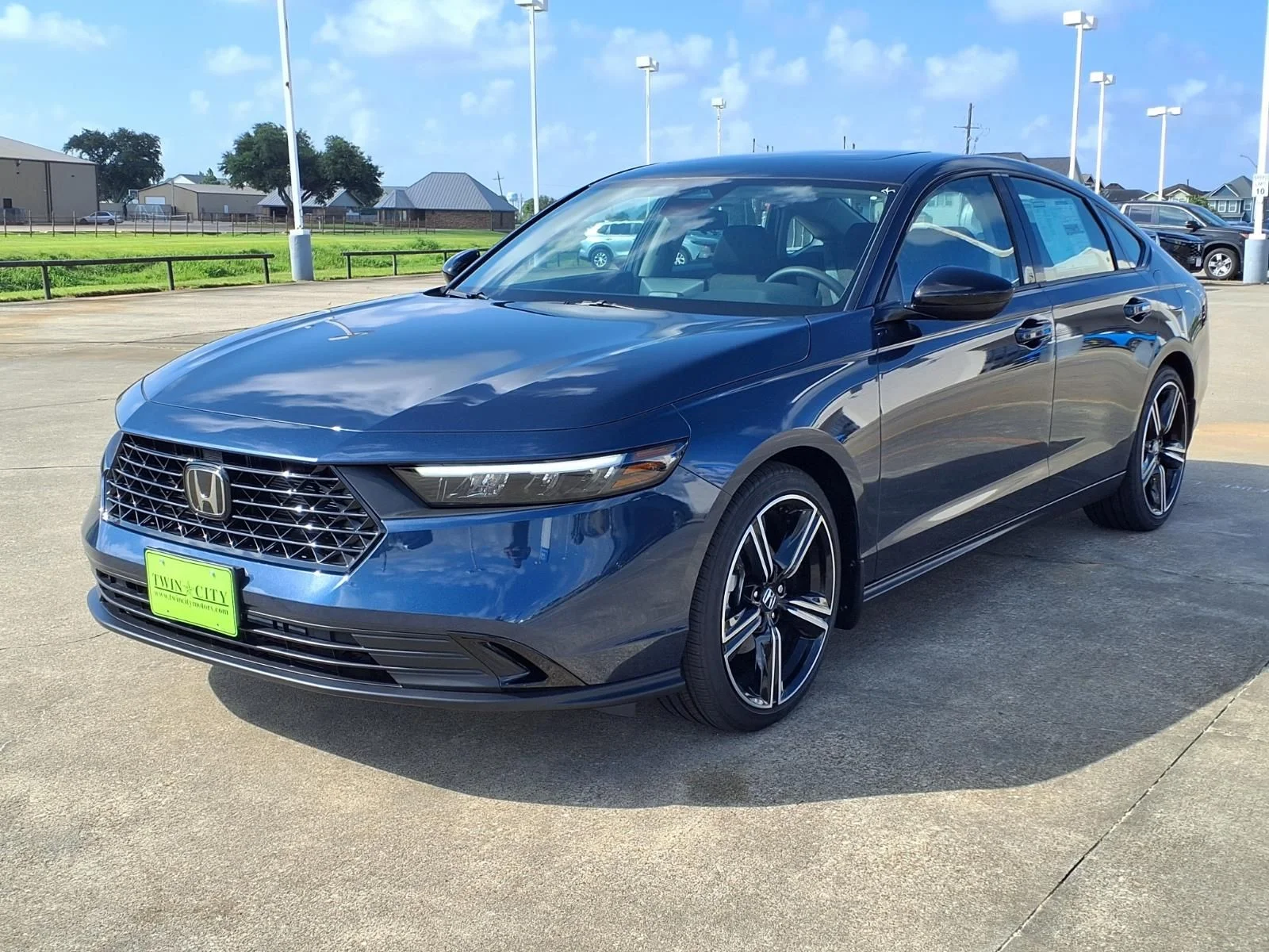 New 2026 Blue Honda SE image 3