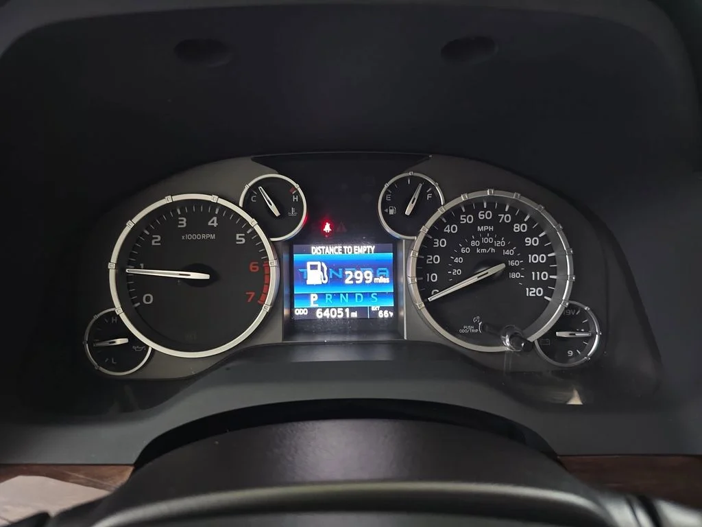 Used 2017  Toyota Limited image 21