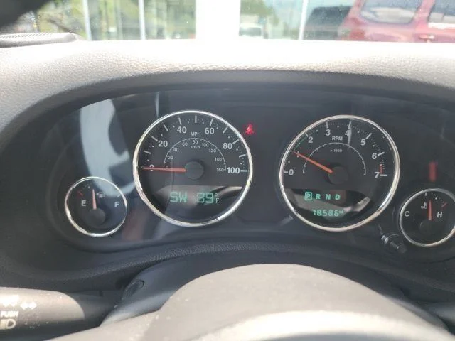 Used 2018 White Jeep Unlimited Sahara image 16