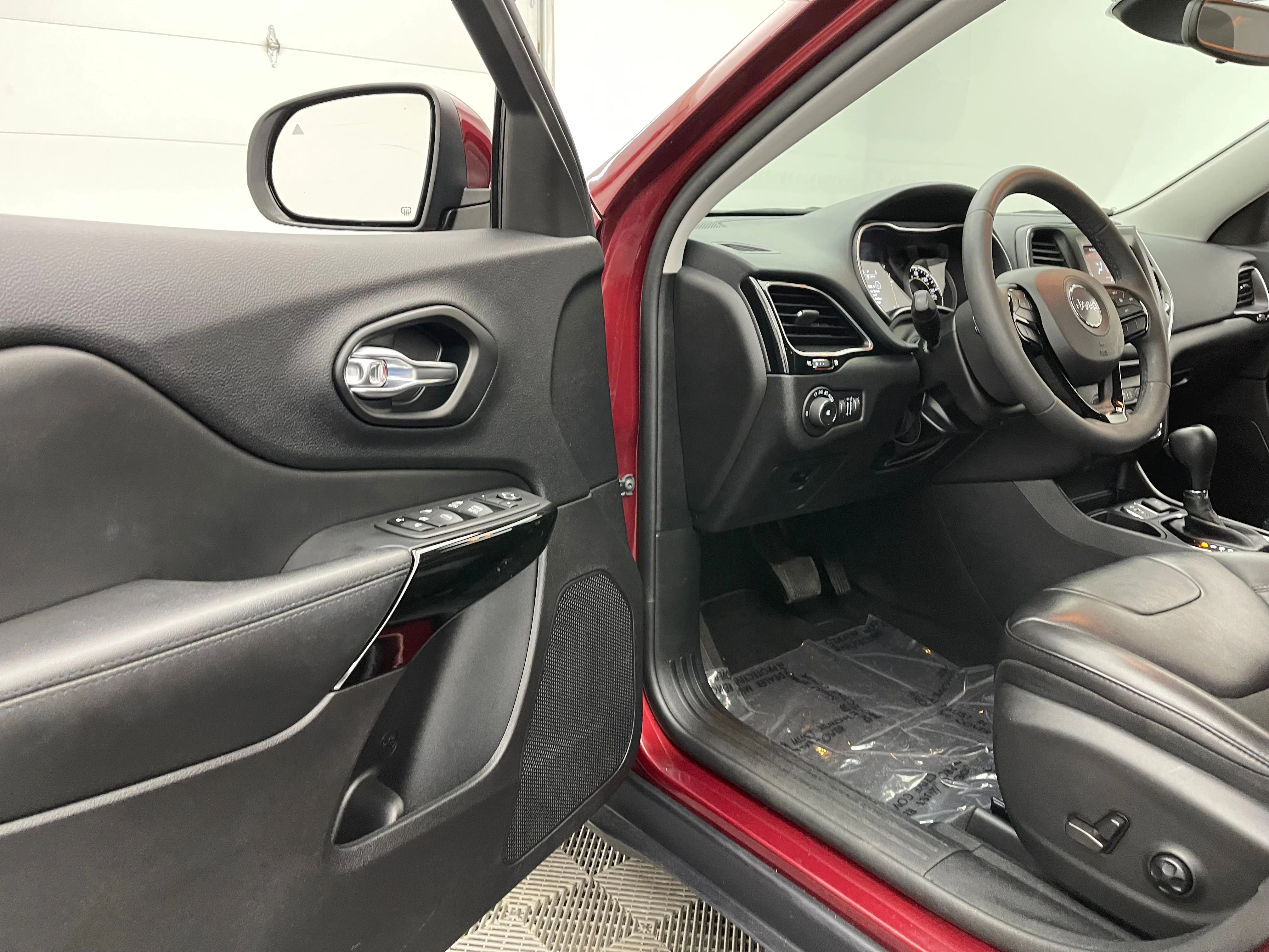 Used 2021 Velvet Red Pearlcoat Jeep Latitude Plus image 14