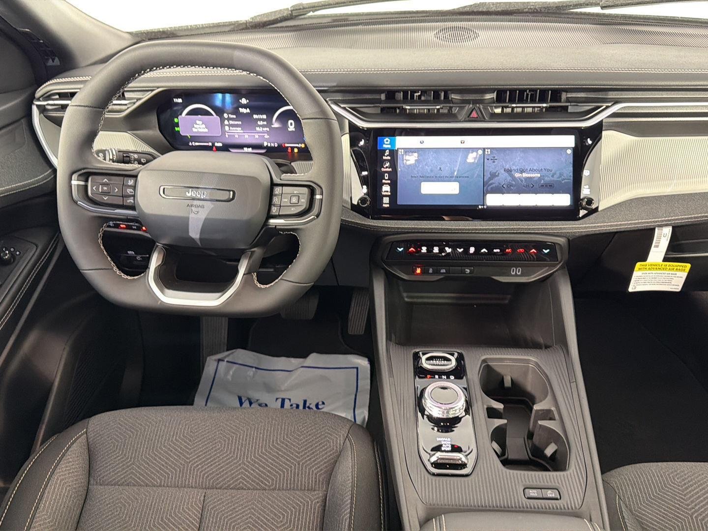 New 2026 Bright White Clear-Coat Exterior Paint Jeep Laredo image 8