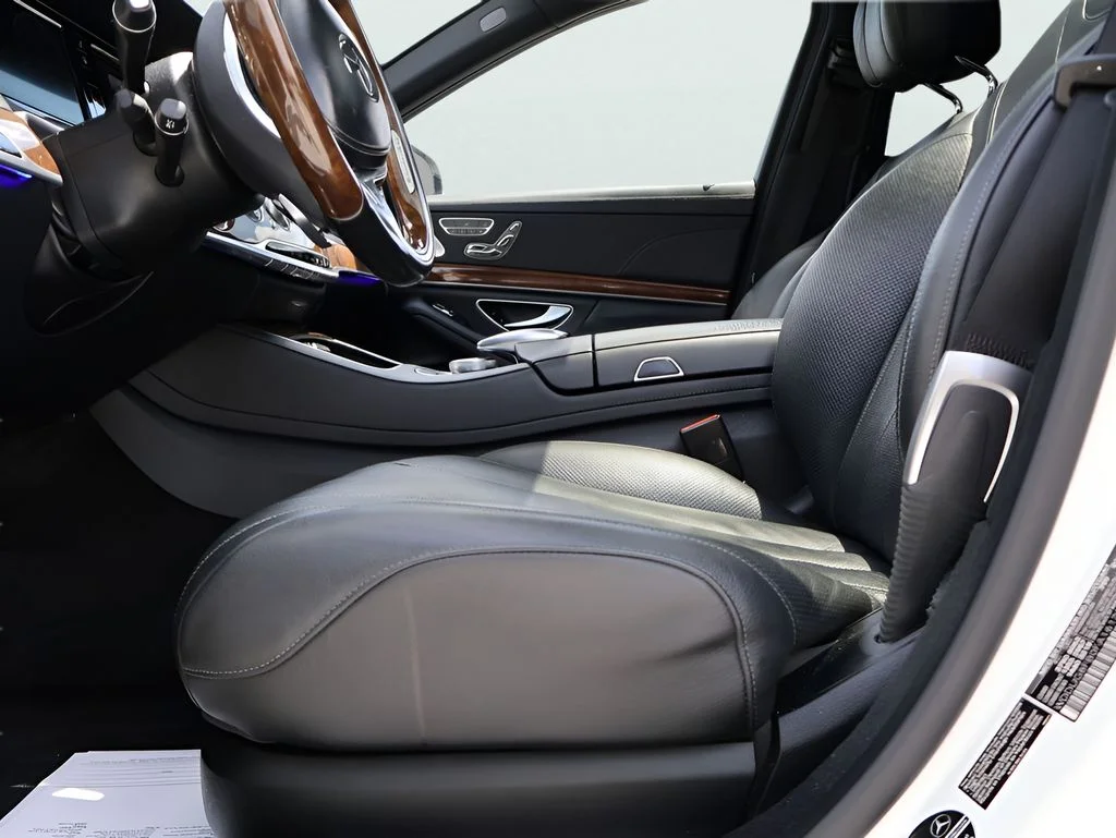 Used 2015 designo Diamond White Mercedes-Benz S 550 image 38