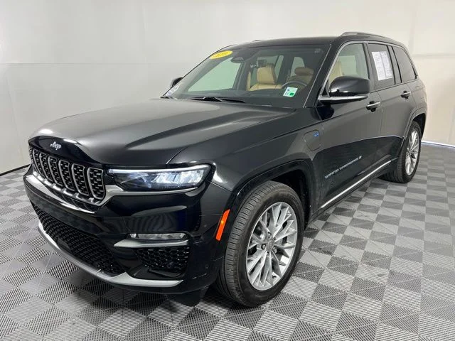 Used 2023 Black Jeep Summit 4xe image 3