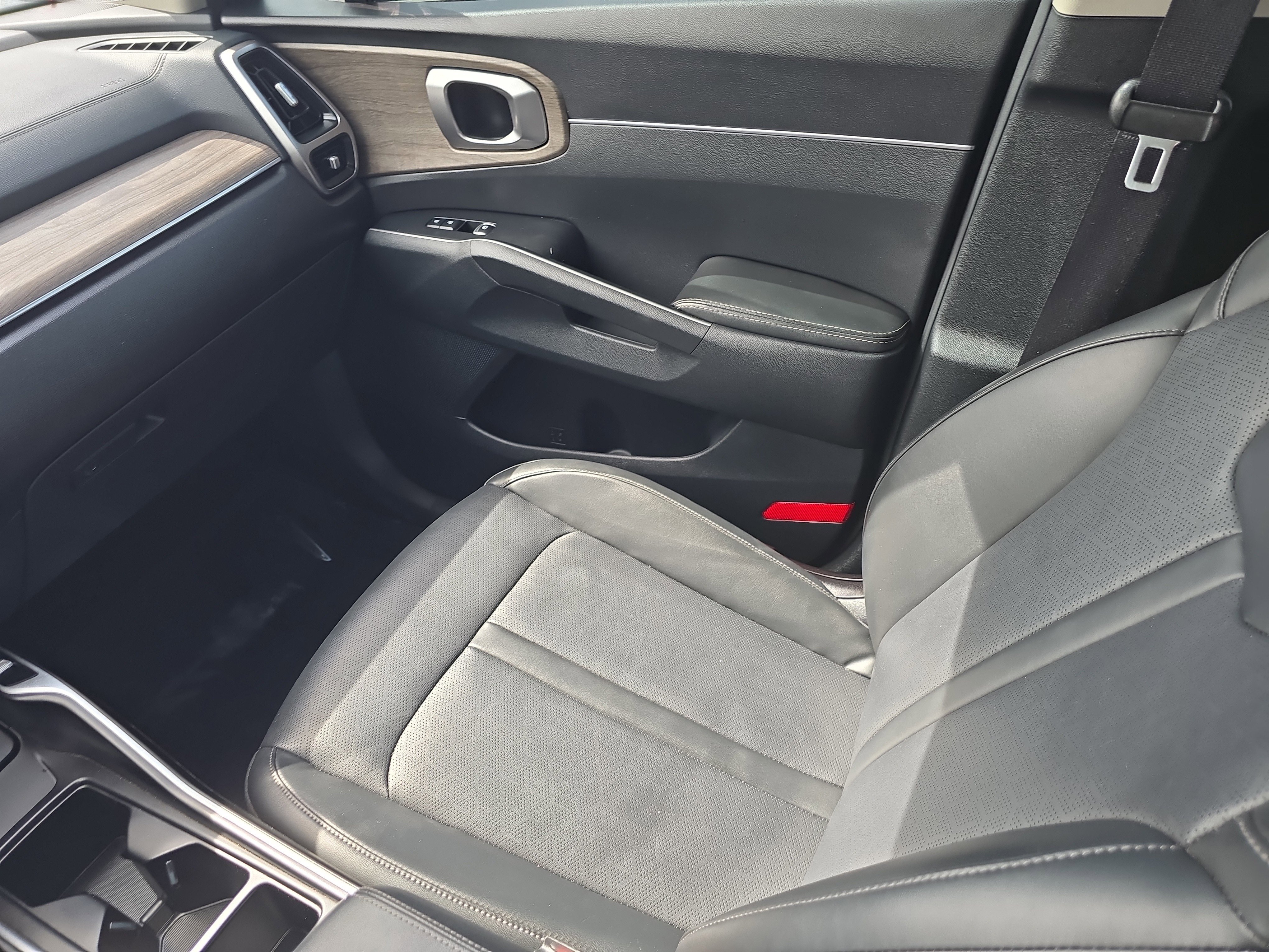 Certified Used 2022 Sapphire Blue Kia EX image 16