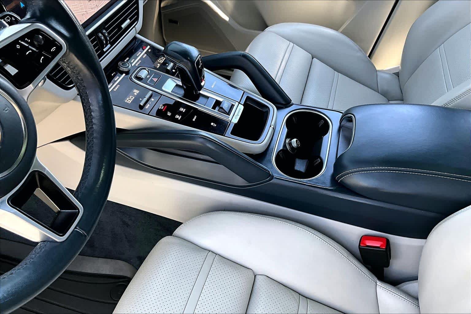 Used 2023 White Porsche  image 16