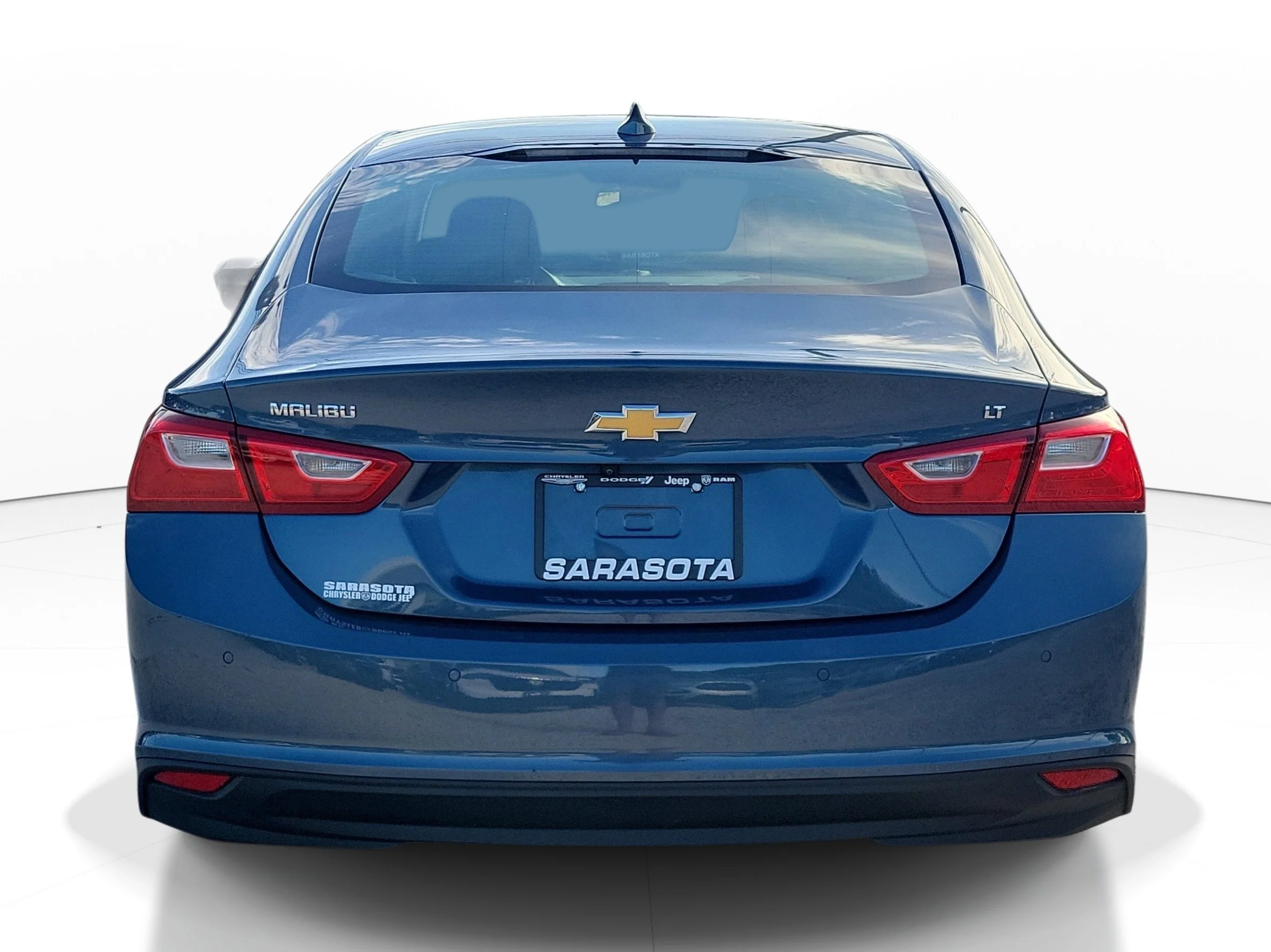Used 2024 Lakeshore Blue Metallic Chevrolet LT image 5