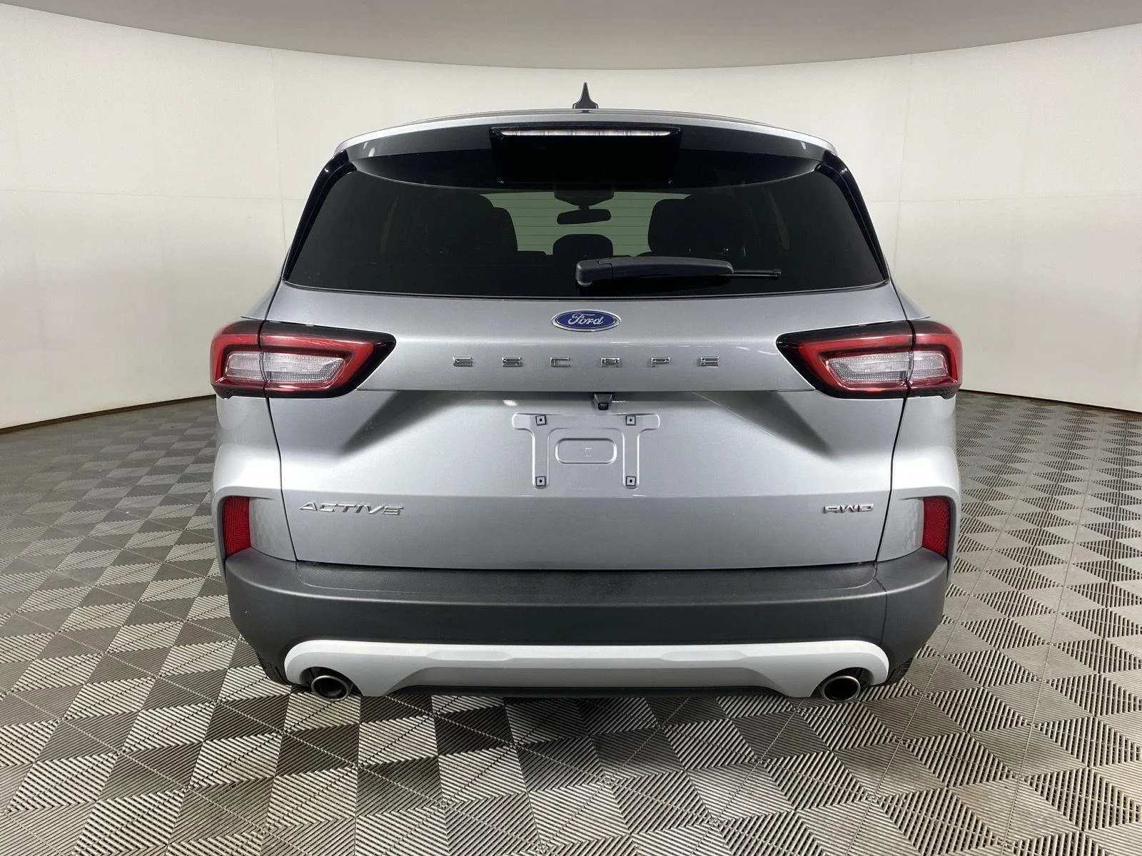 Used 2023 Iconic Silver Ford Active image 9
