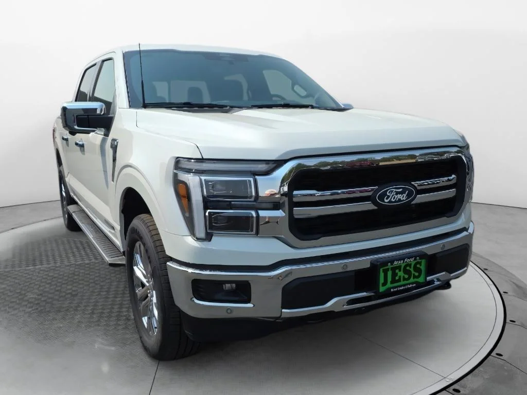 New 2026 Star White Metallic Tri-Coat Ford Lariat® image 3