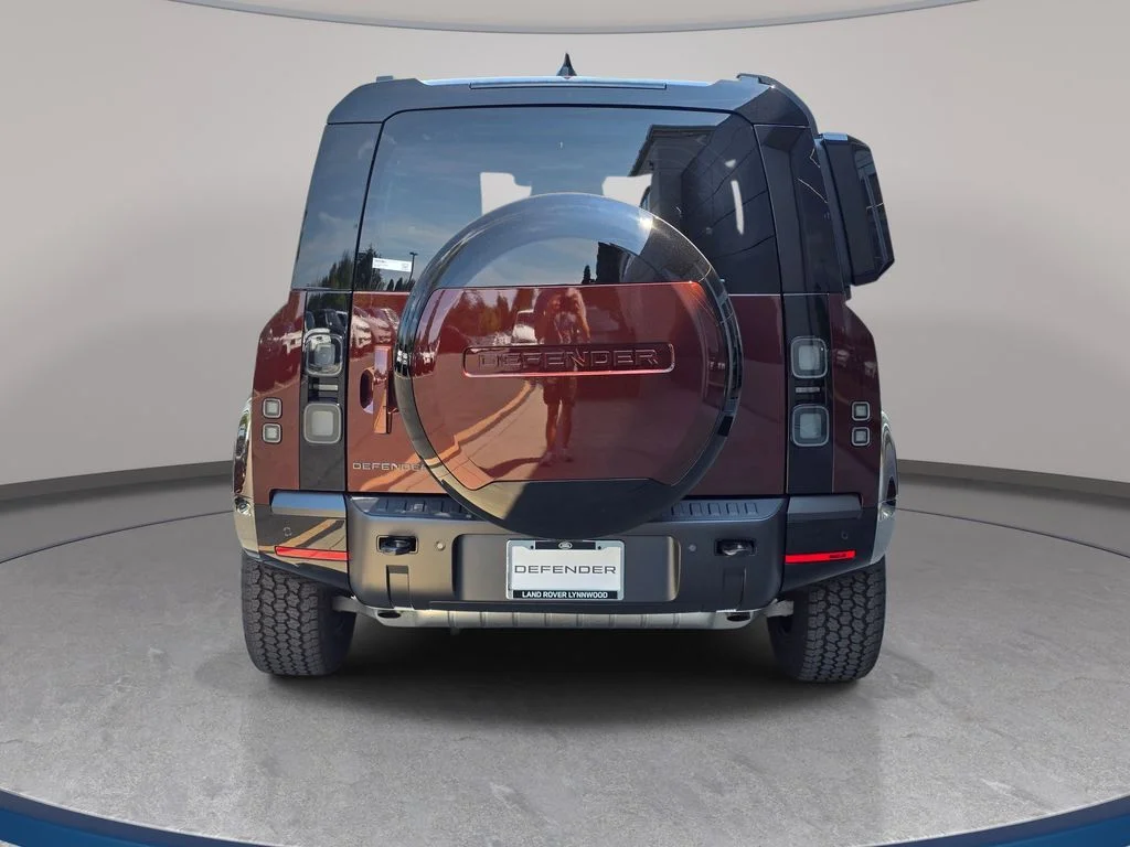 New 2026 Sedona Red LAND ROVER X-Dynamic SE image 6