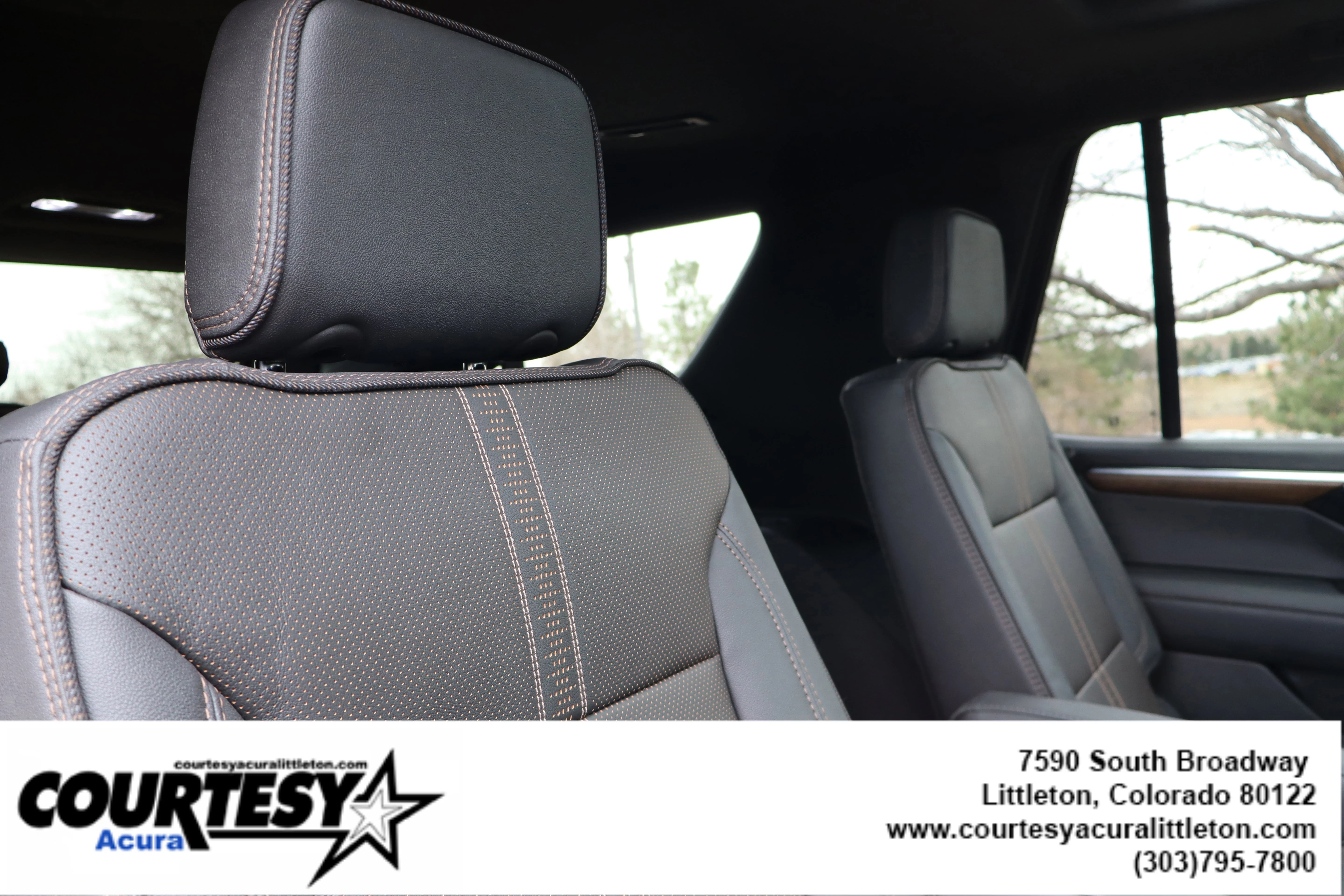 Used 2025 Iridescent Pearl Tricoat Chevrolet High Country image 35