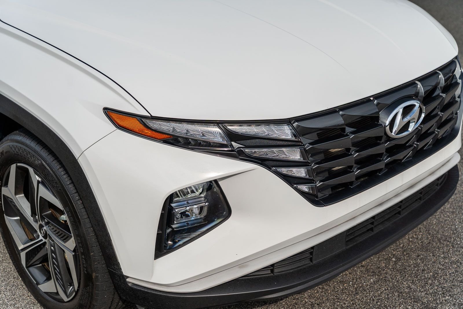 Used 2023 White Hyundai SEL image 10