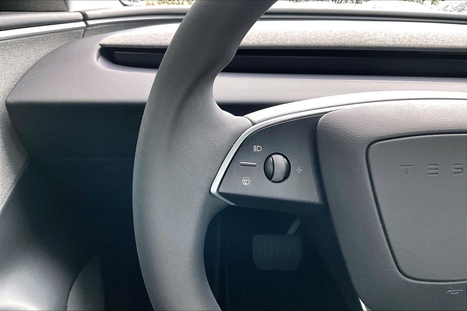 Used 2025  Tesla Long Range image 20