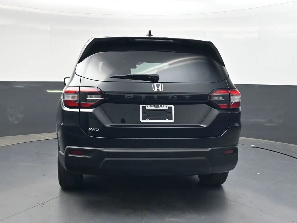 Used 2023 Crystal Black Pearl Honda LX image 5