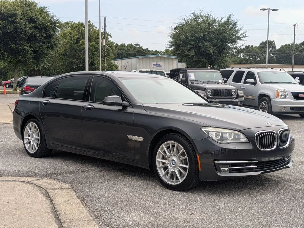 Used 2015 Gray BMW 750Li image 7