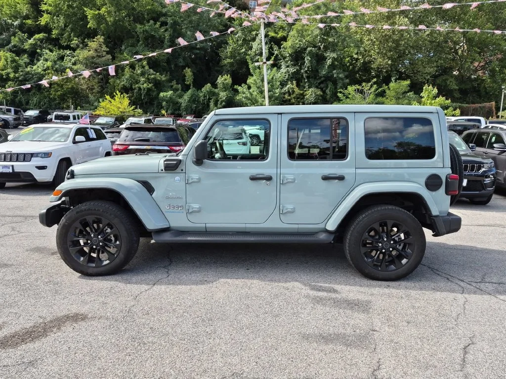 Used 2024 Gray Jeep Sahara 4xe image 10