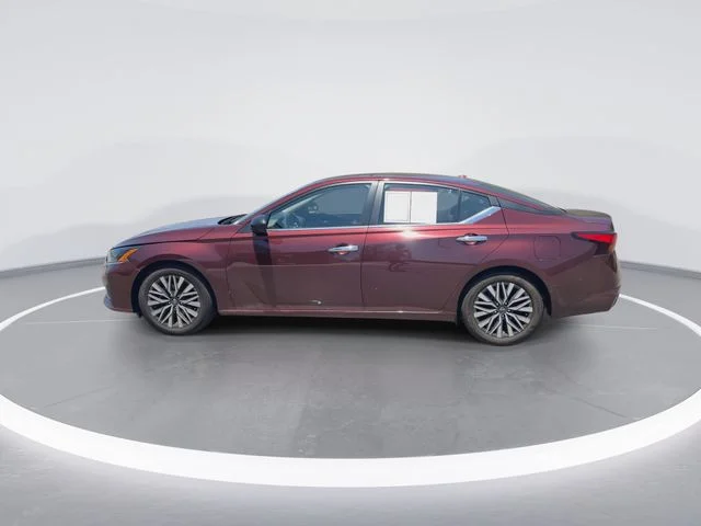Used 2024 Red Nissan 2.5 SV image 5
