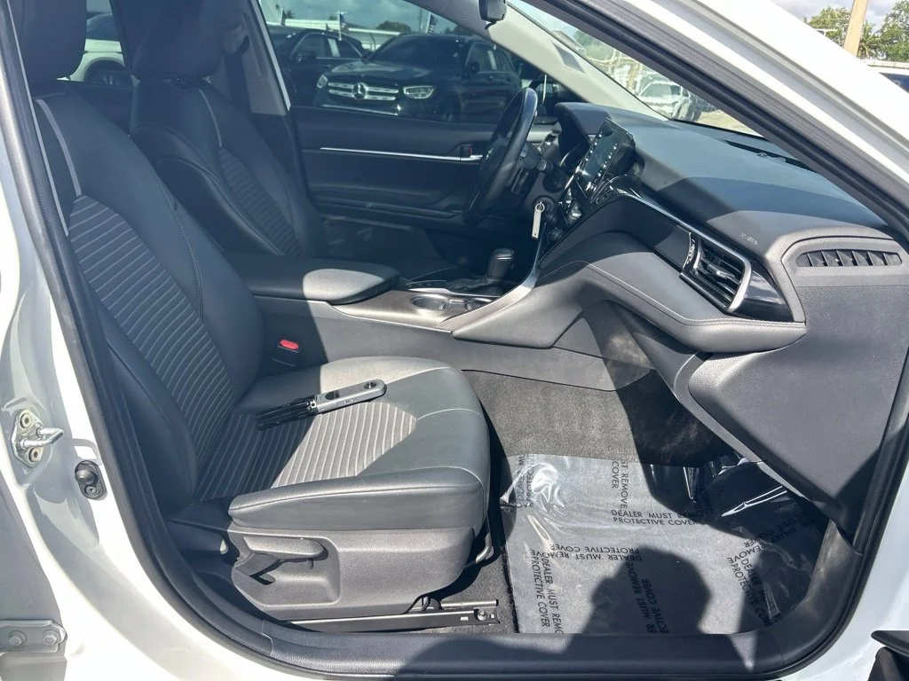 Used 2021 White Toyota SE Nightshade image 22