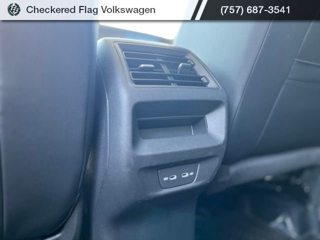 Used 2025 Pure White Volkswagen 2.0T SE image 26
