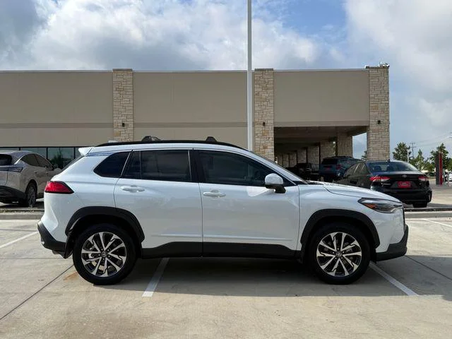 Certified Used 2024 WIND CHILL PEARL Toyota XLE image 4