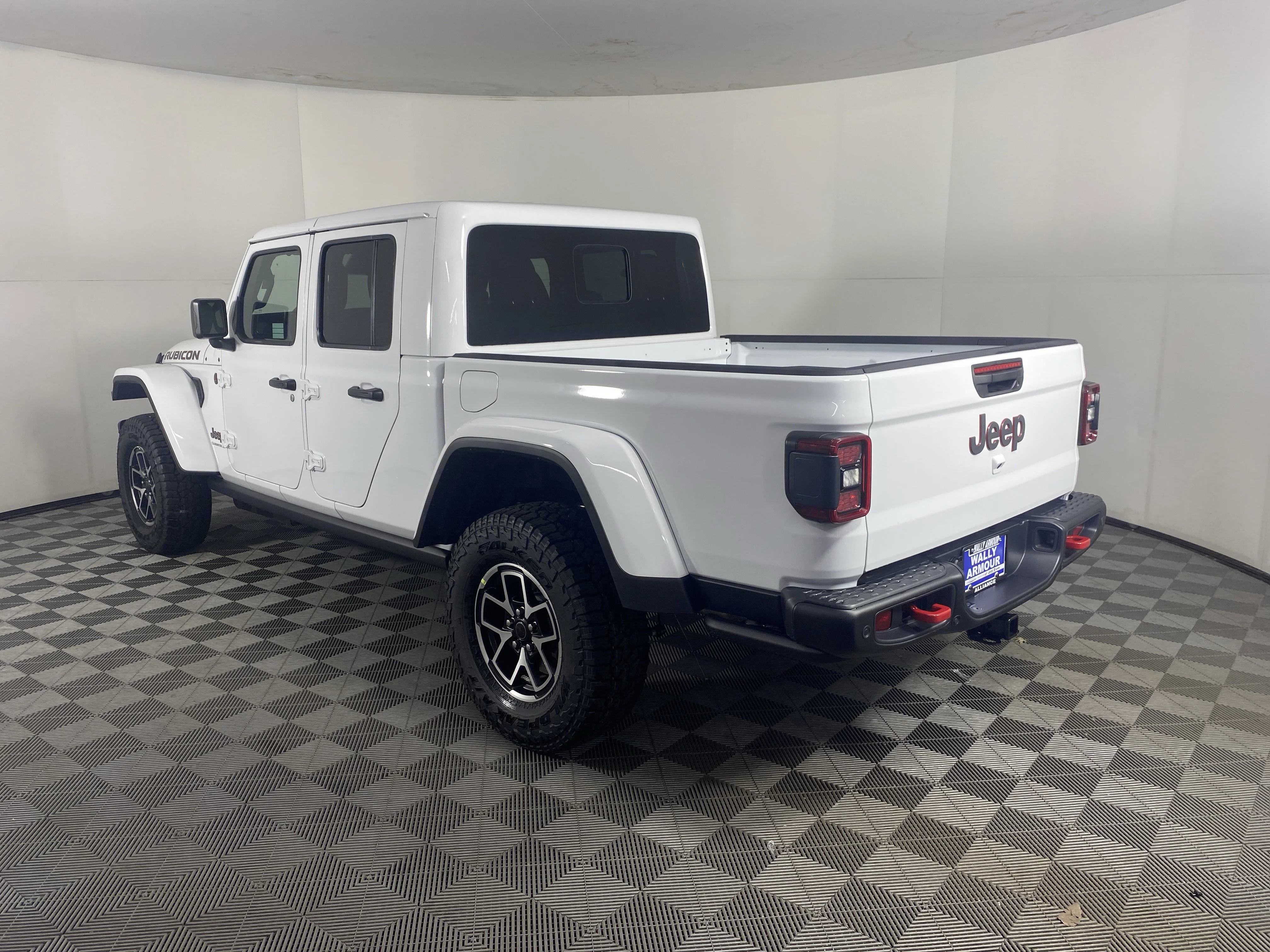 New 2026 Bright White Clear-Coat Exterior Paint Jeep Rubicon X image 9