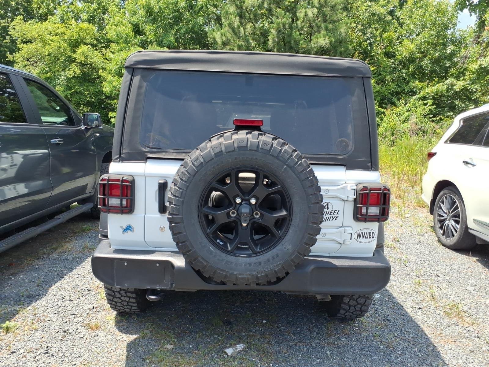 Used 2022 Bright White Clearcoat Jeep Unlimited Willys Sport image 11