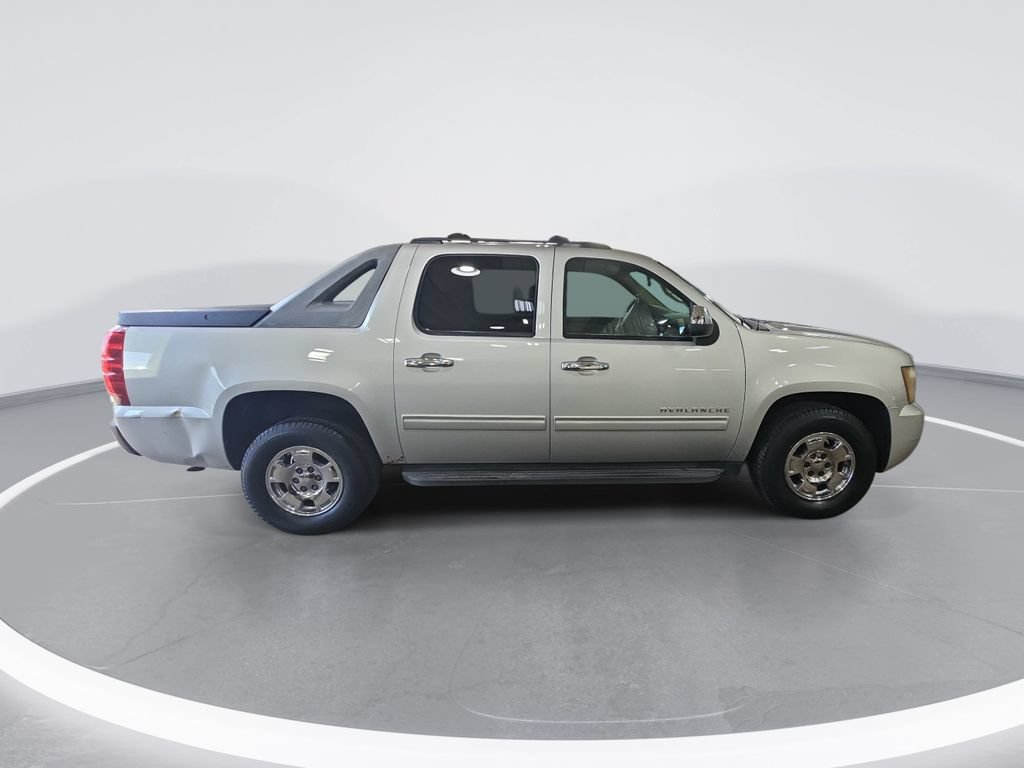 Used 2011 Chevrolet Avalanche LS with VIN 3GNMCEE08BG376806 for sale in Grand Rapids, MI