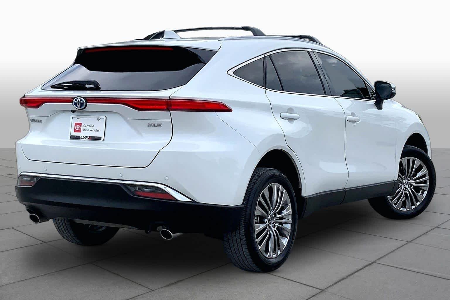 Used 2024 Wind Chill Pearl Toyota XLE image 13