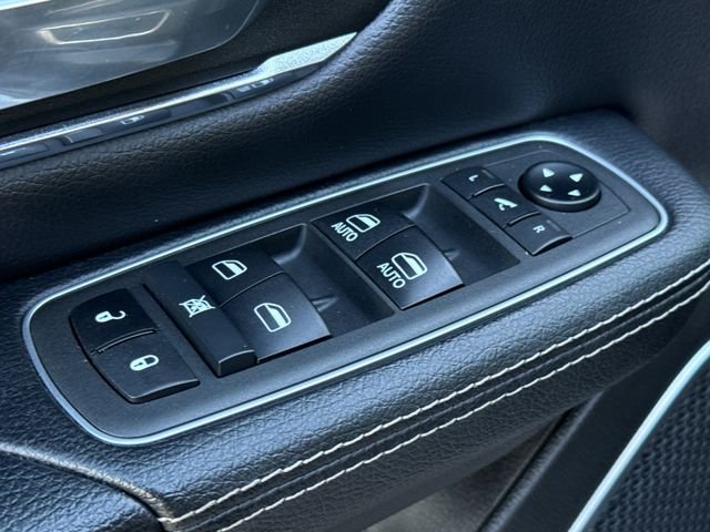 Used 2021 Silver Ram Laramie image 21