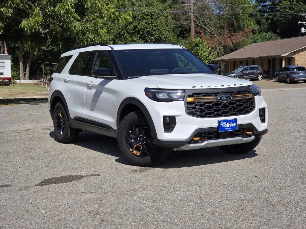 New 2026 Star White Metallic Tri-Coat Ford Tremor® image 2