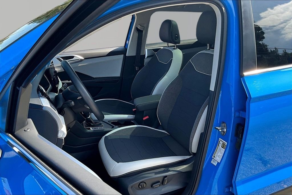 Used 2025 Blue Volkswagen 1.5T SE image 22