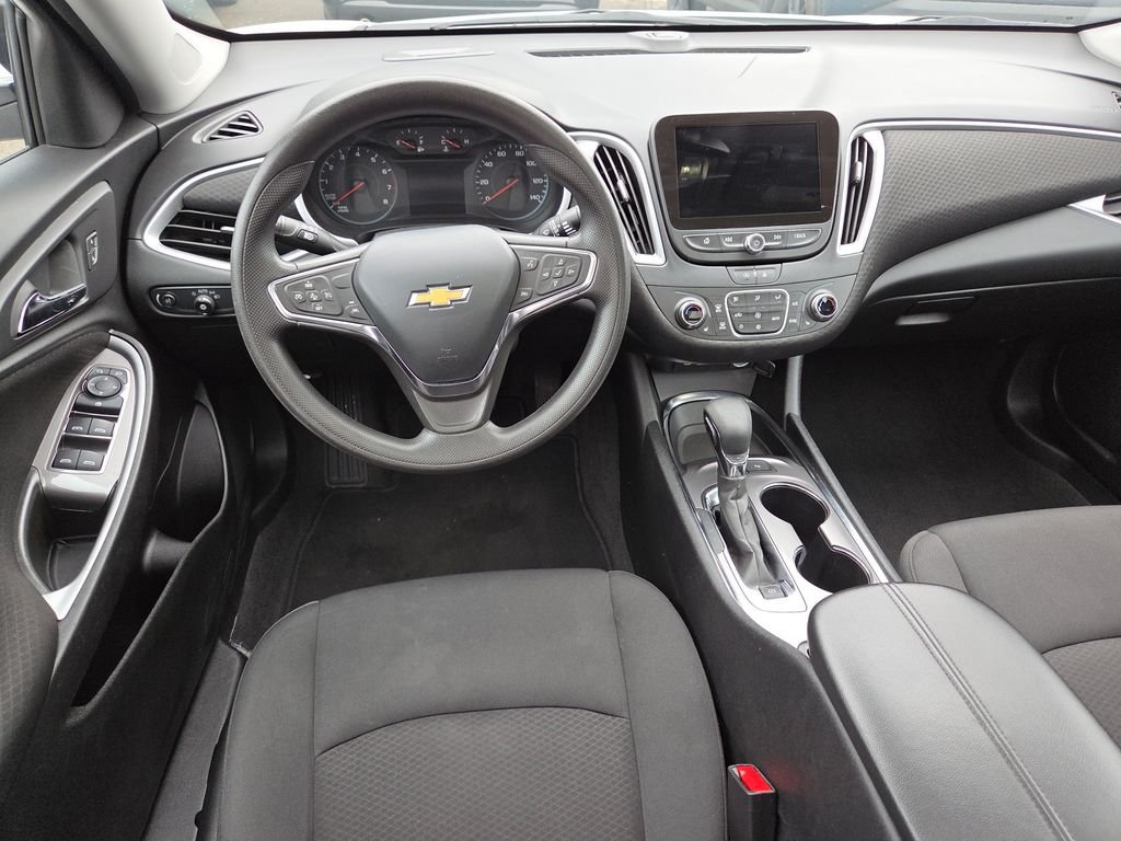 Used 2024 White Chevrolet LT image 17