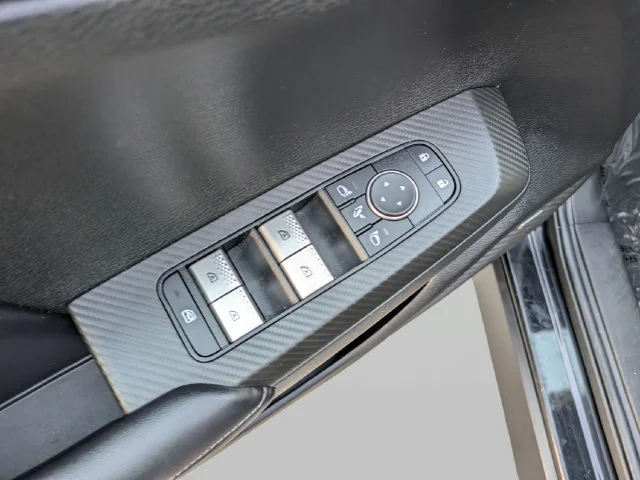 Used 2025 Black Mitsubishi SE image 18
