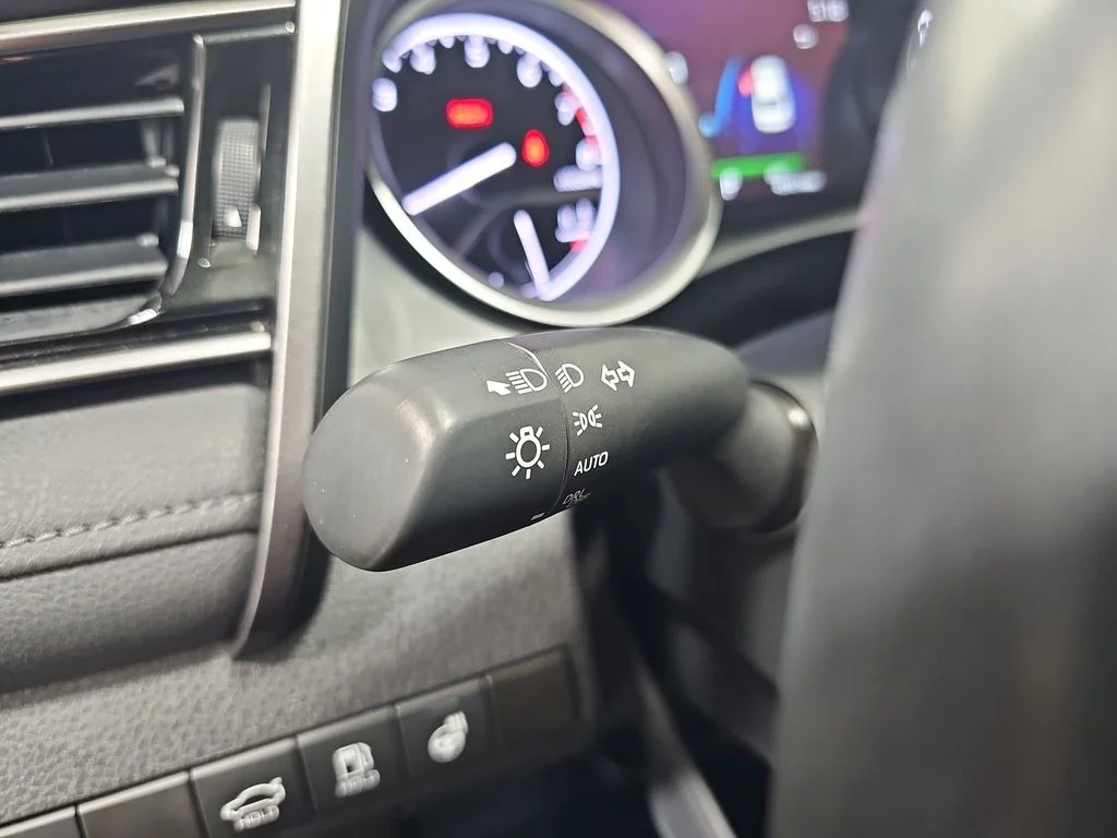 Used 2023 Silver Toyota XLE image 27