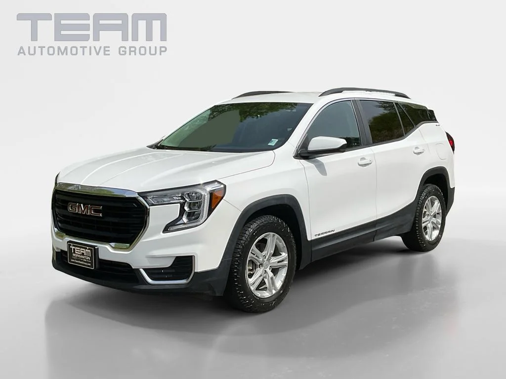 Used 2023 White GMC SLE image 3