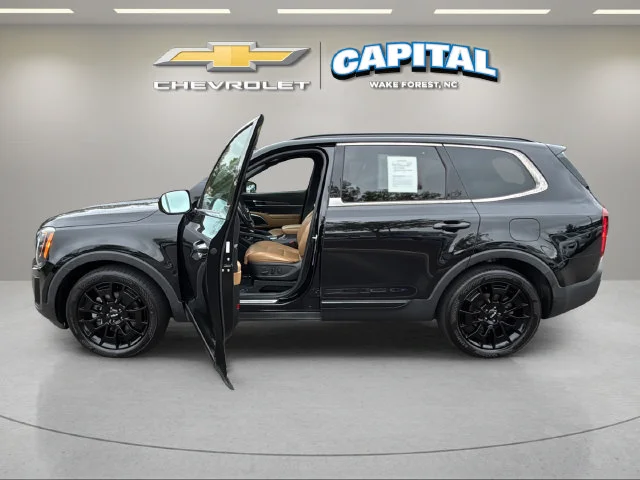 Used 2022 Black Kia SX image 9