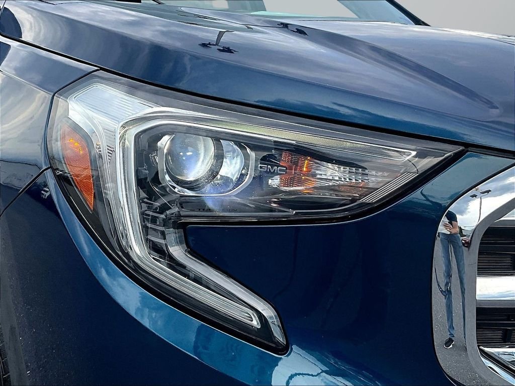Used 2020 Blue GMC SLT image 31