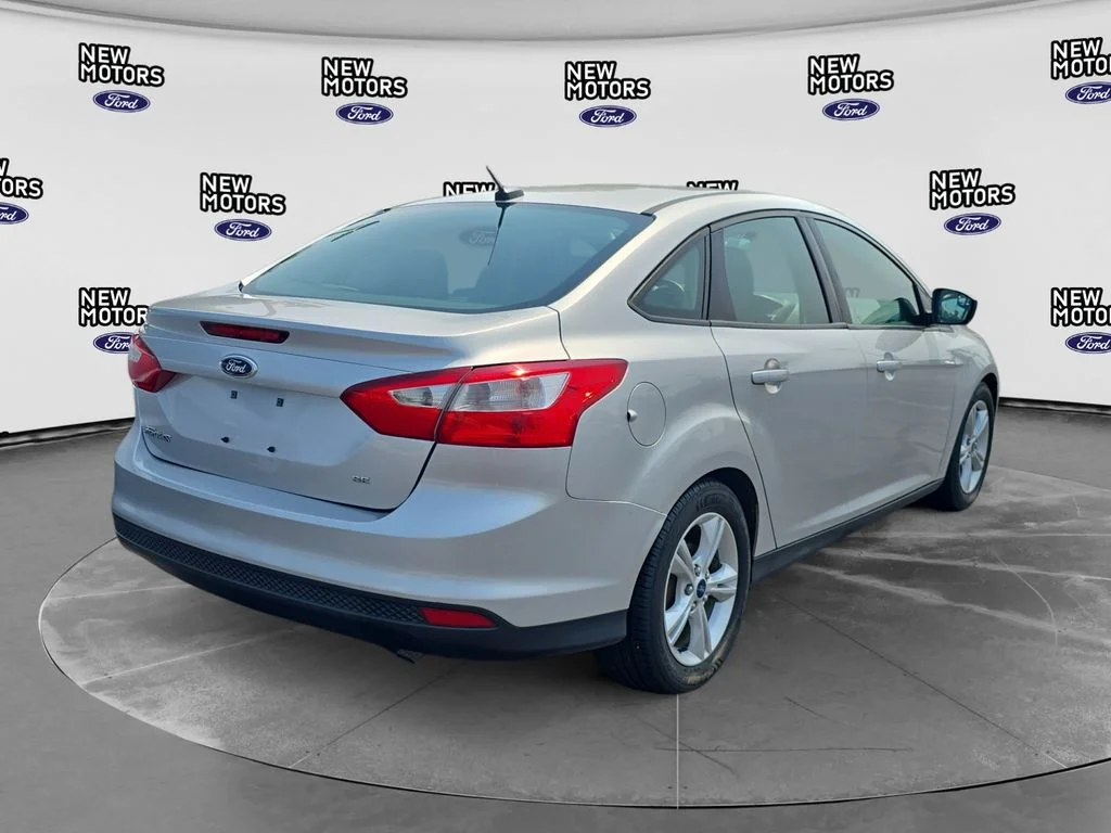 Used 2014 Ingot Silver Ford SE image 4