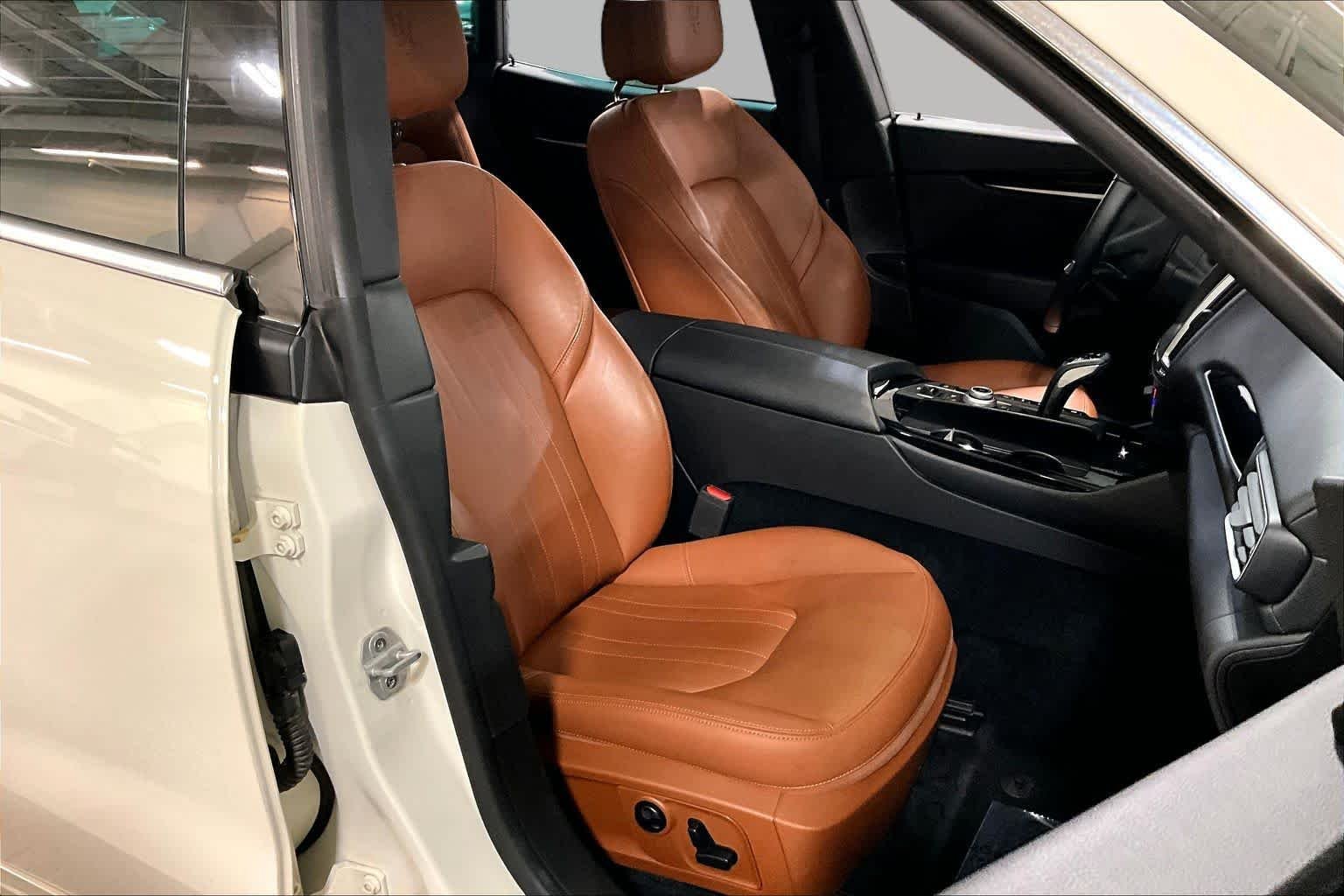 Used 2019 Bianco Maserati  image 9