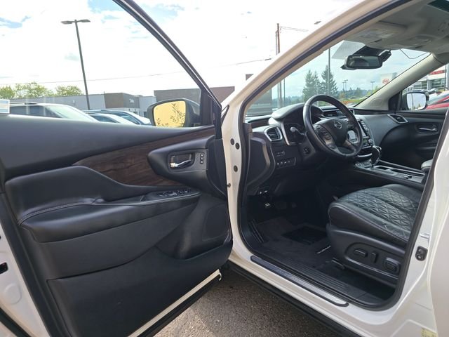 Used 2020 Pearl White Tricoat Nissan Platinum image 20