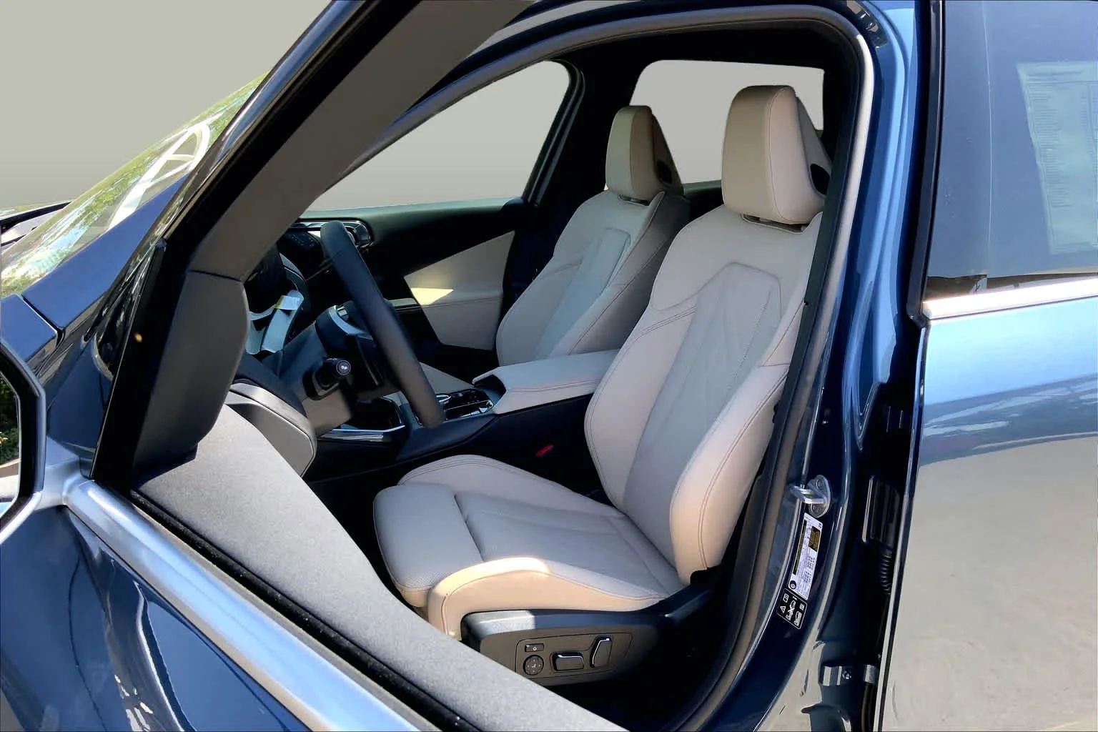 New 2026 Arctic Race Blue Metallic BMW 30 xDrive image 9