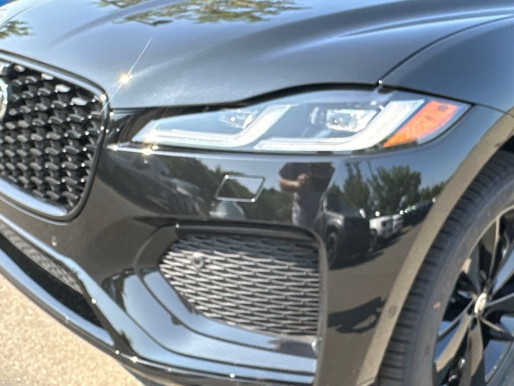 2026 Jaguar F-Pace R-Dynamic S - Photo 7